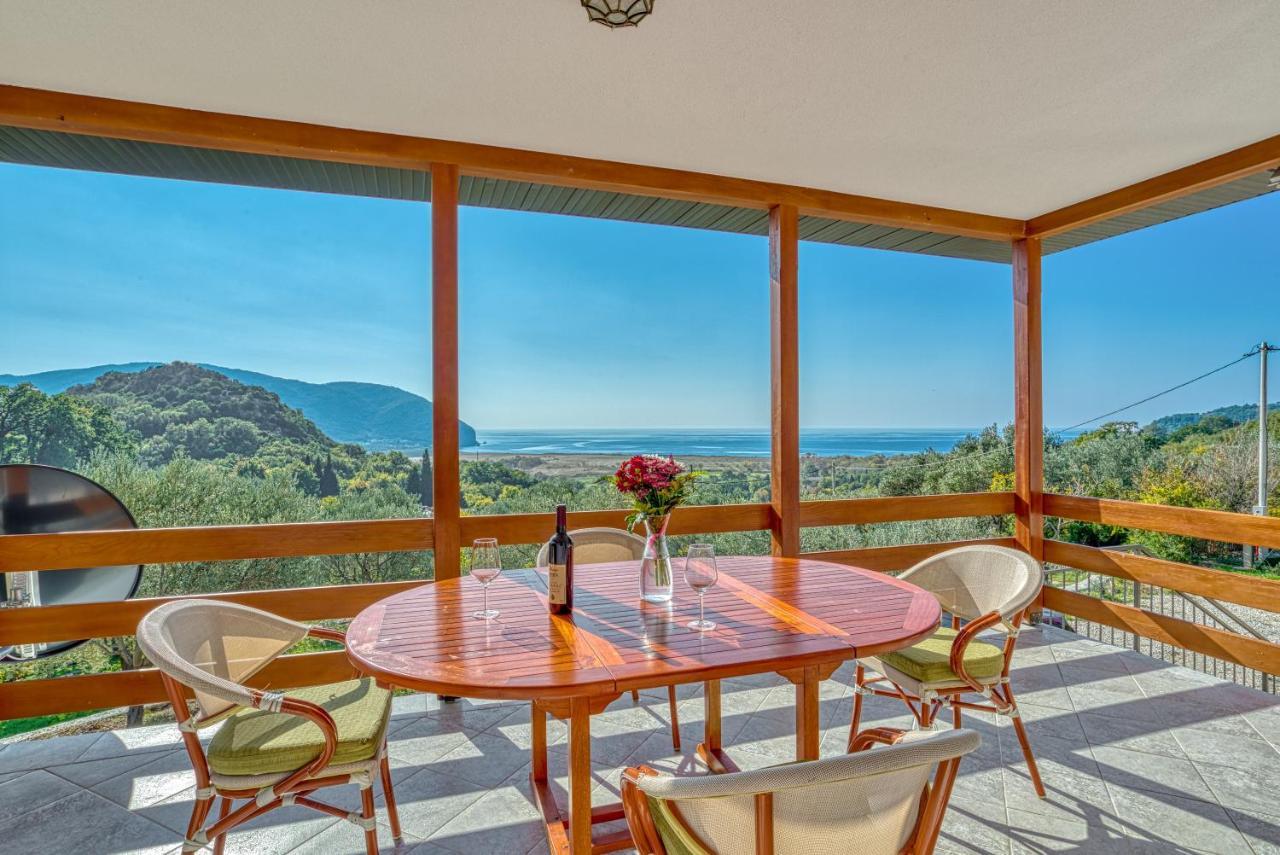 Two Bedroom House With Sea View Maj ブルヤリッツァ エクステリア 写真