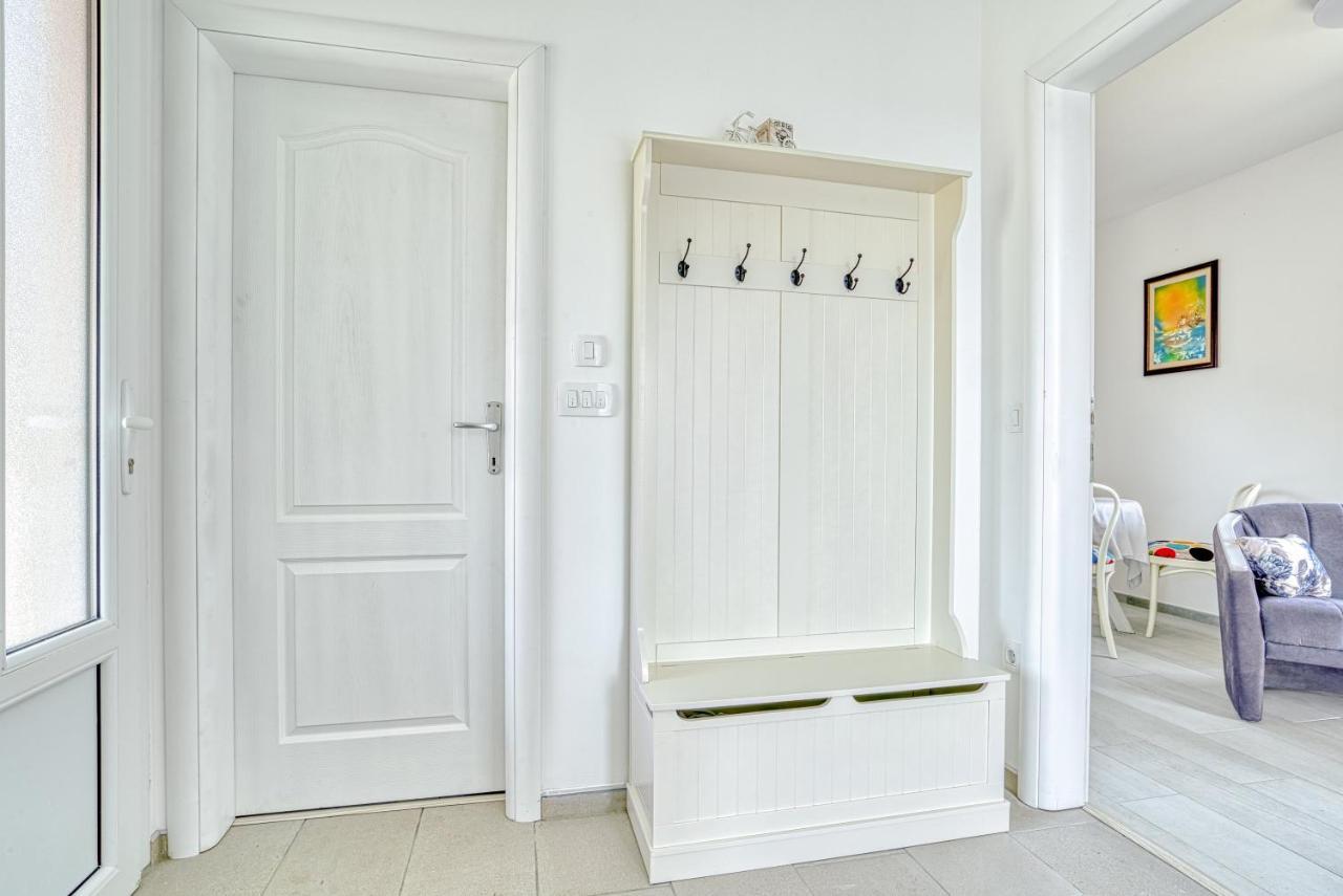 Two Bedroom House With Sea View Maj ブルヤリッツァ エクステリア 写真
