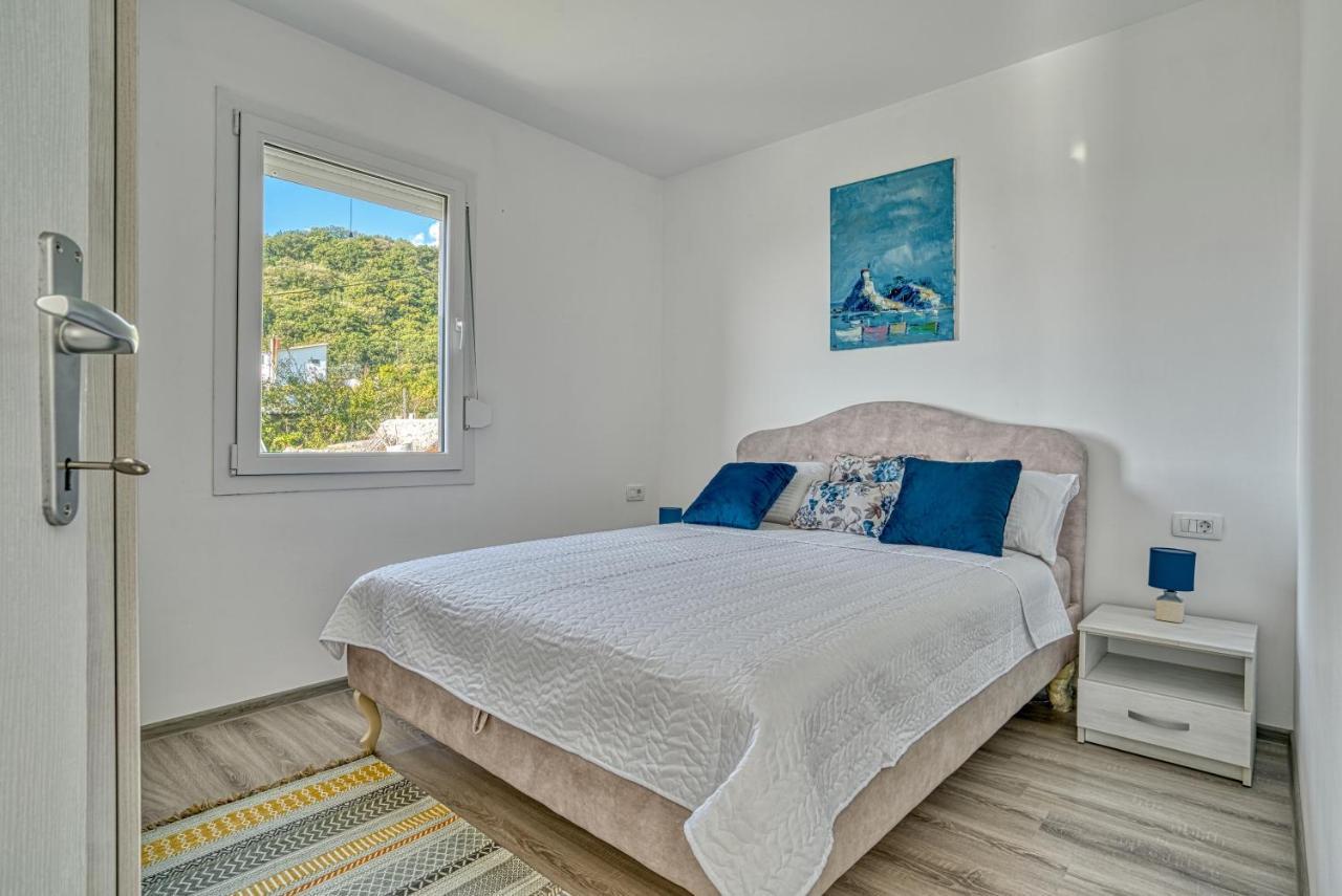 Two Bedroom House With Sea View Maj ブルヤリッツァ エクステリア 写真